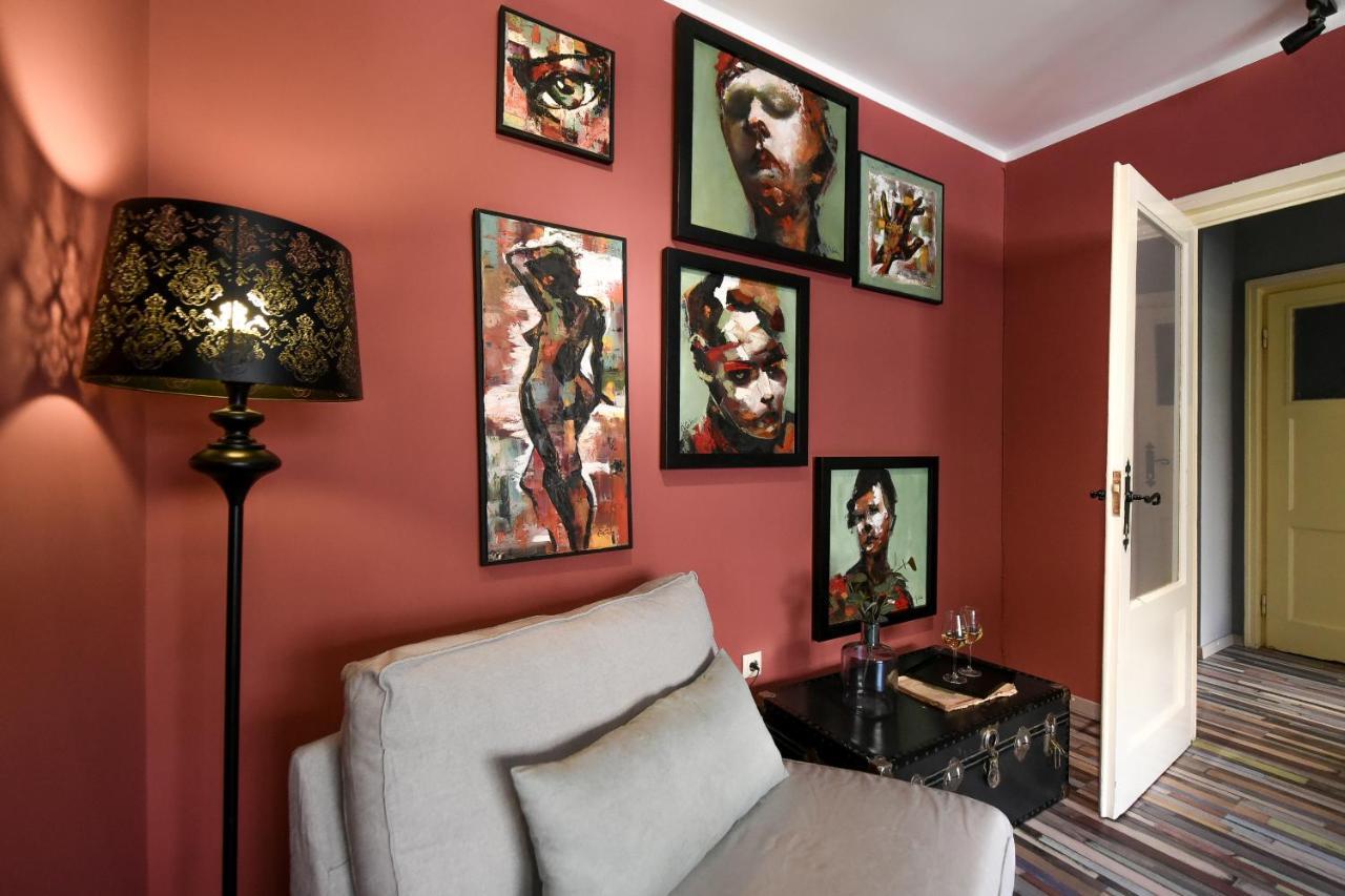 Captivating Old Town Apartment Bucarest Esterno foto