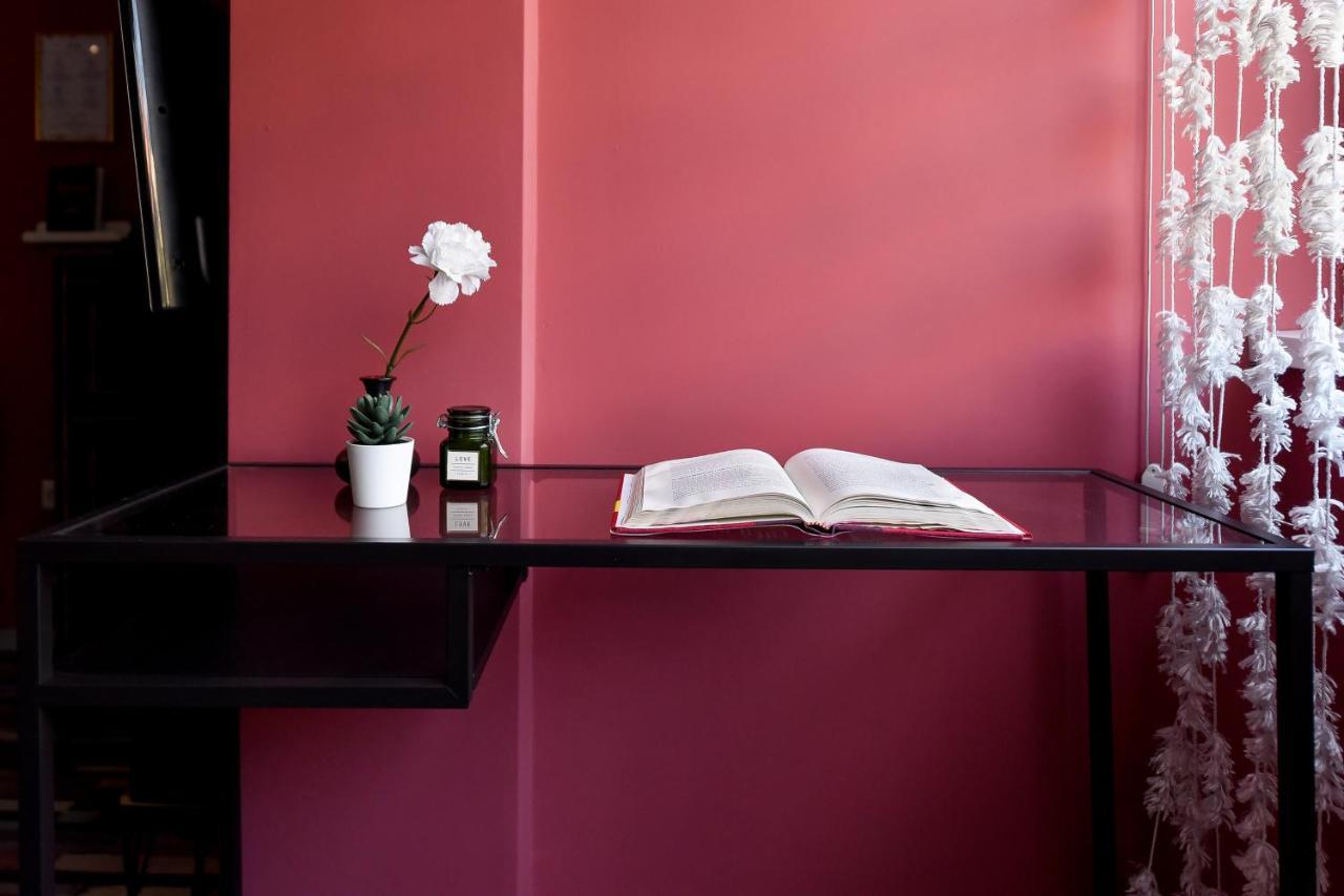 Captivating Old Town Apartment Bucarest Esterno foto