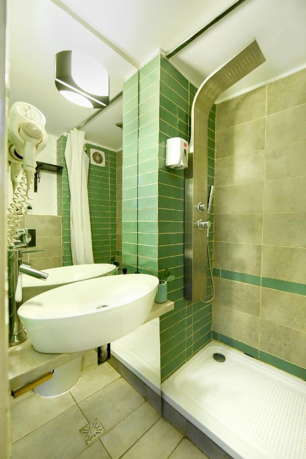 Captivating Old Town Apartment Bucarest Esterno foto
